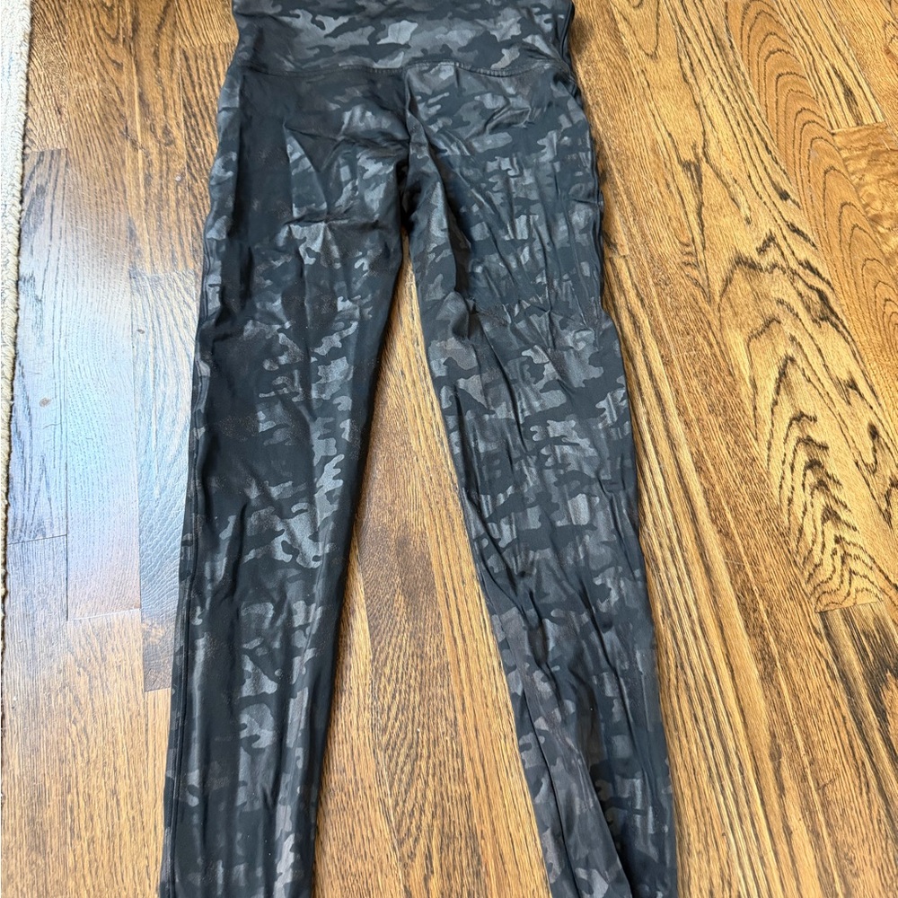 Spanx Shapewear Gray Black Camouflage Leggings 27" Inseam Mid Waist Rise xl